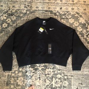Nike NWT Small Cropped Black Sweatshirt